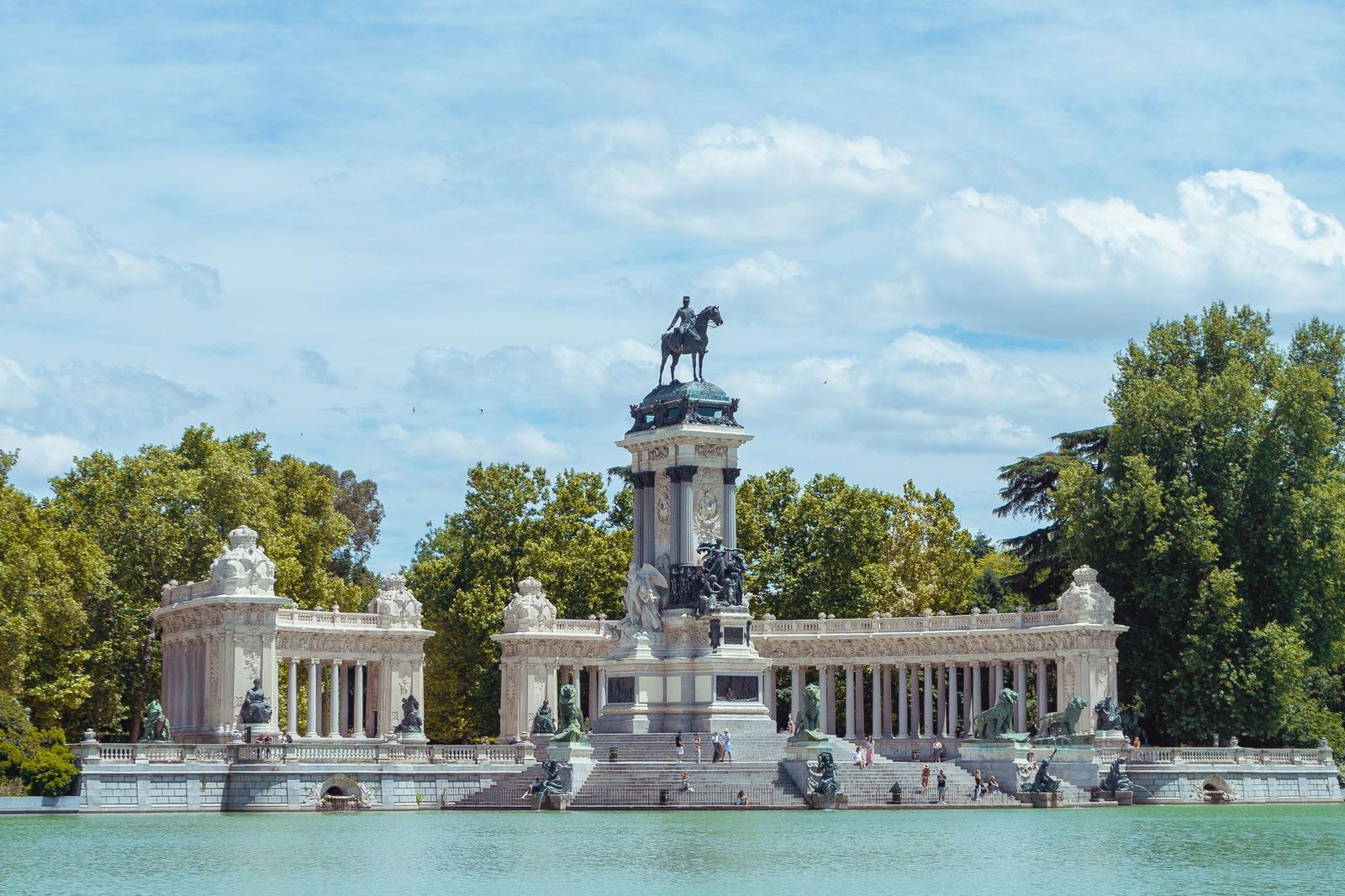 People on Buen Retiro Park